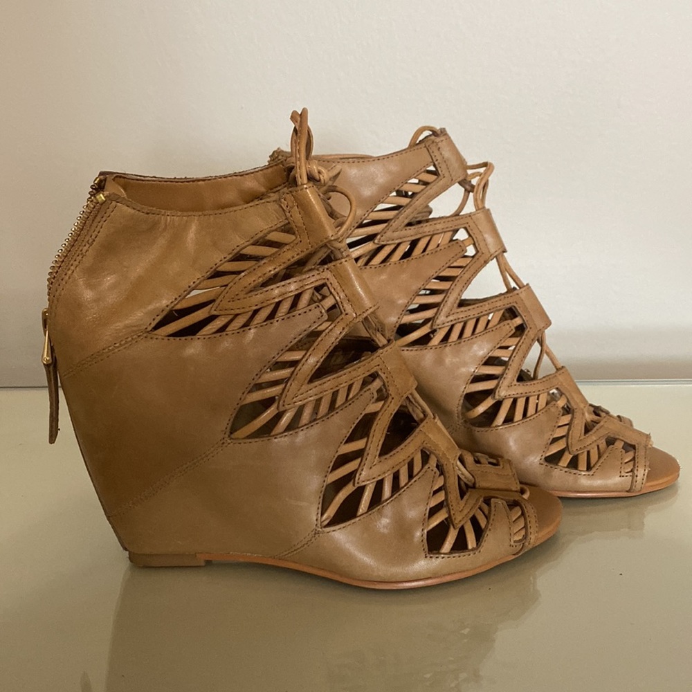Dolce vita chesnut wedge